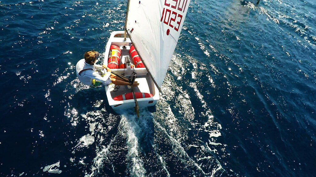 Laser Sailboats For Single-Handed Sailing