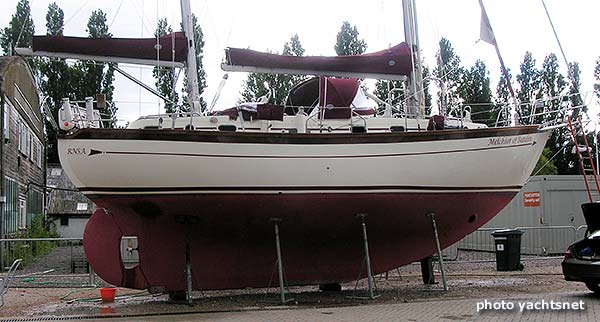 trimaran keel