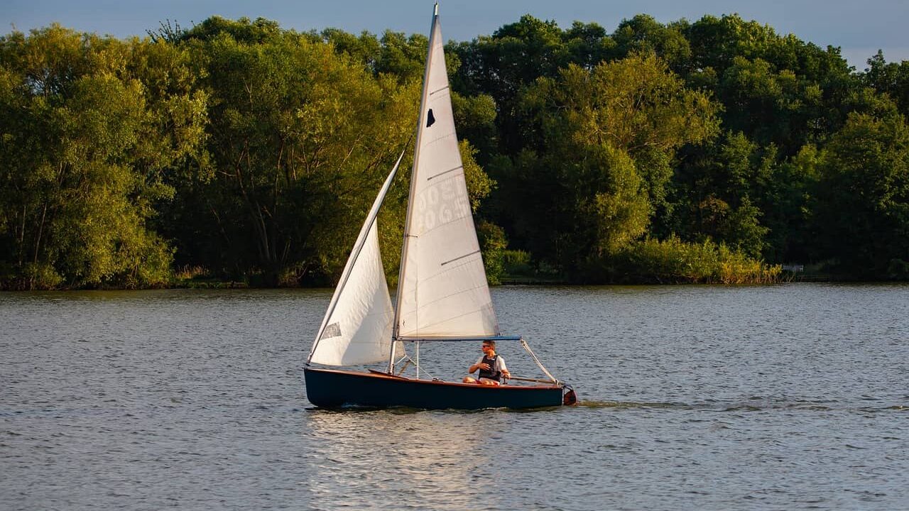 best beginner sailboat for ocean