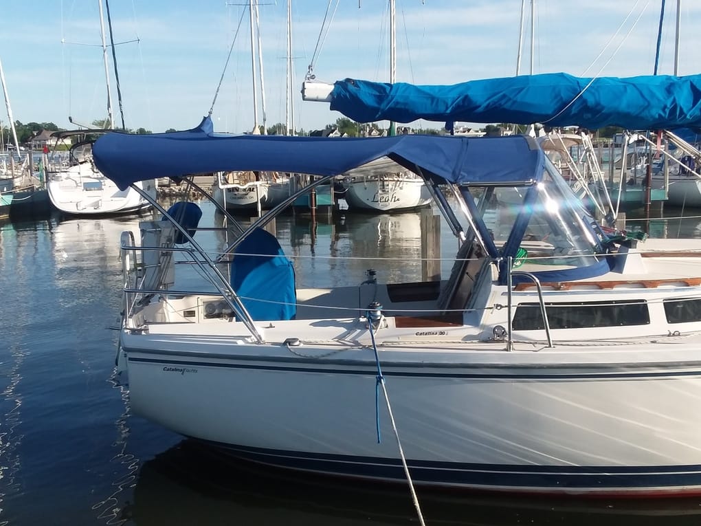 Catalina 30 - The Best Liveaboard Sailboat Under 30 Feet