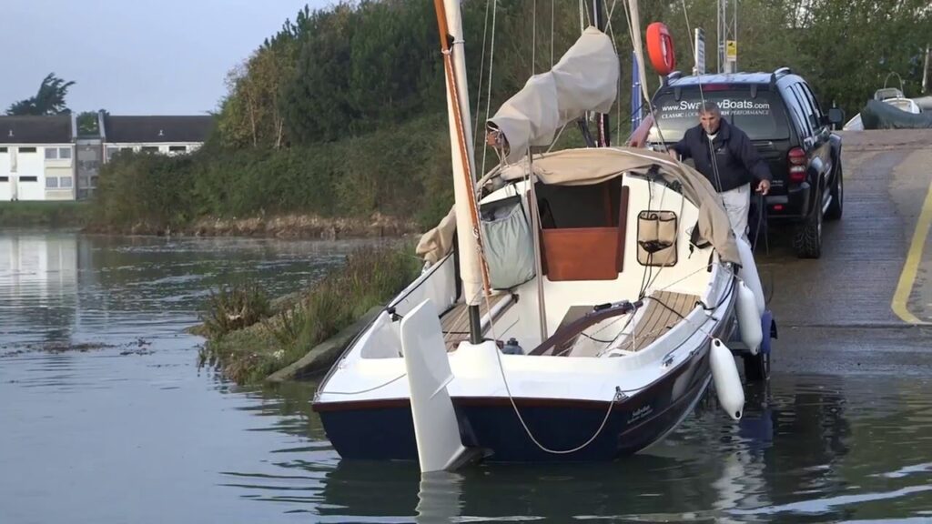 trailerable liveaboard sailboat
