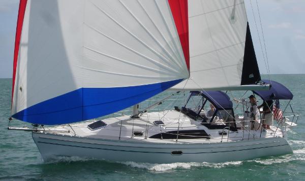 Catalina 315 - Best Sailboats for Solo Sailing