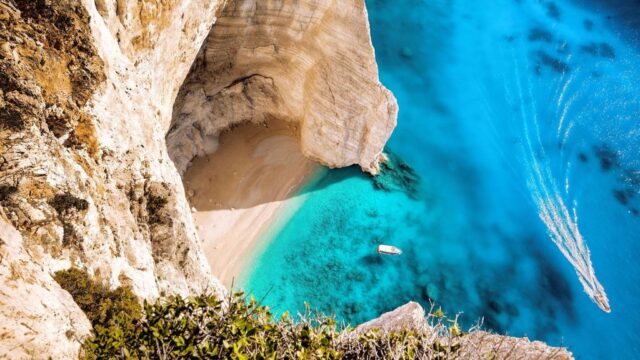 Hidden and Exclusive Paradises You Should Visit in the Mediterranean Islands